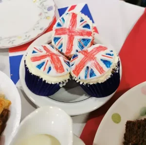 Cakes decorated with union jack icing